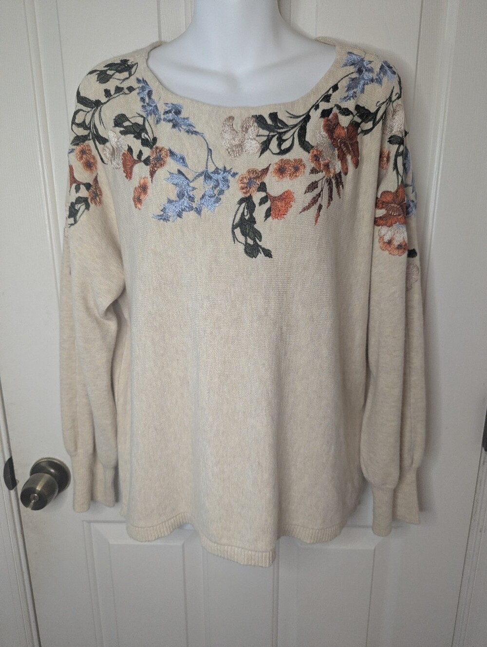 Chico's Floral Embroidered Dolman Boatneck Pullover Sweater Cream Beige Size 2 L